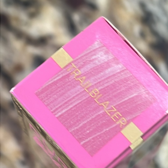 ♣️❤️Trailblazer Pur x Barbie Lipstick - Picture 9 of 9